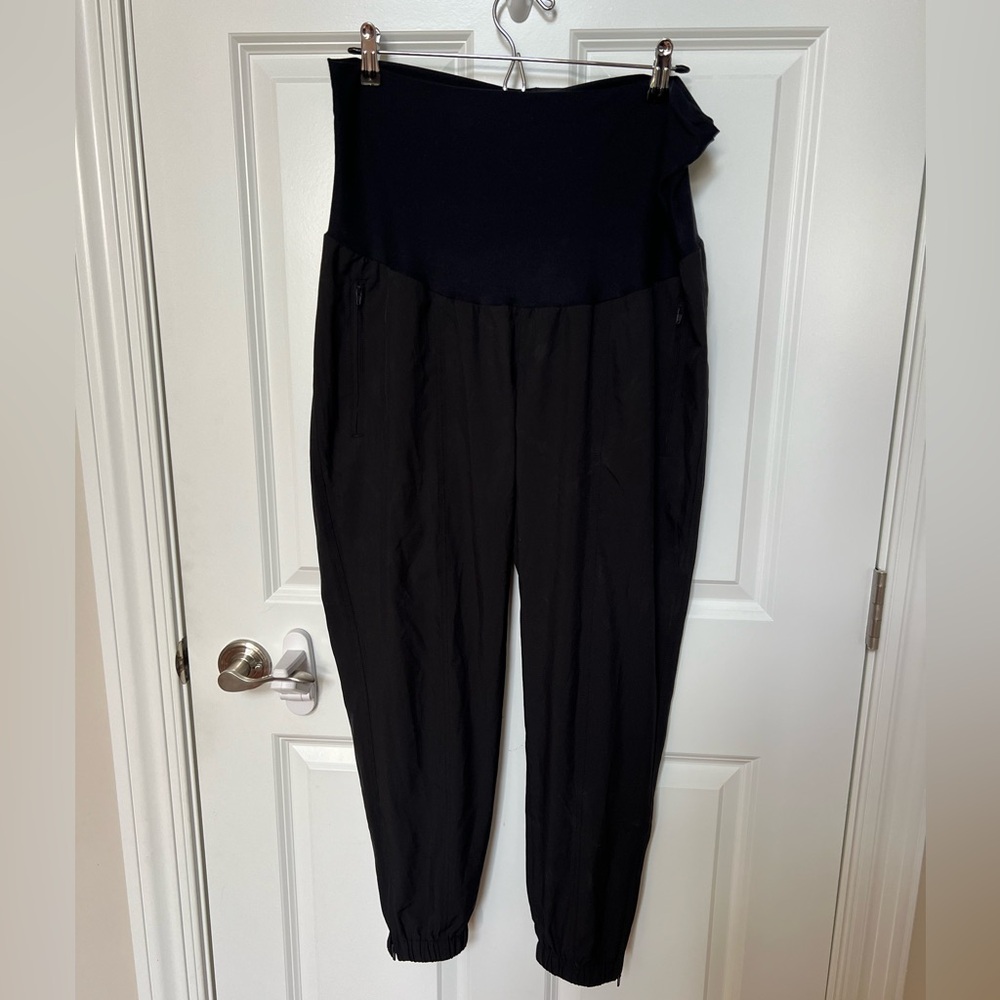 Old Navy Maternity Rollover-Waist StretchTech Jogger Pants